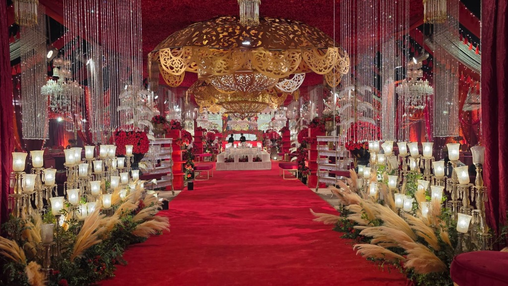 Barat Entrance with Golden Domes and Crystal Chandeliers